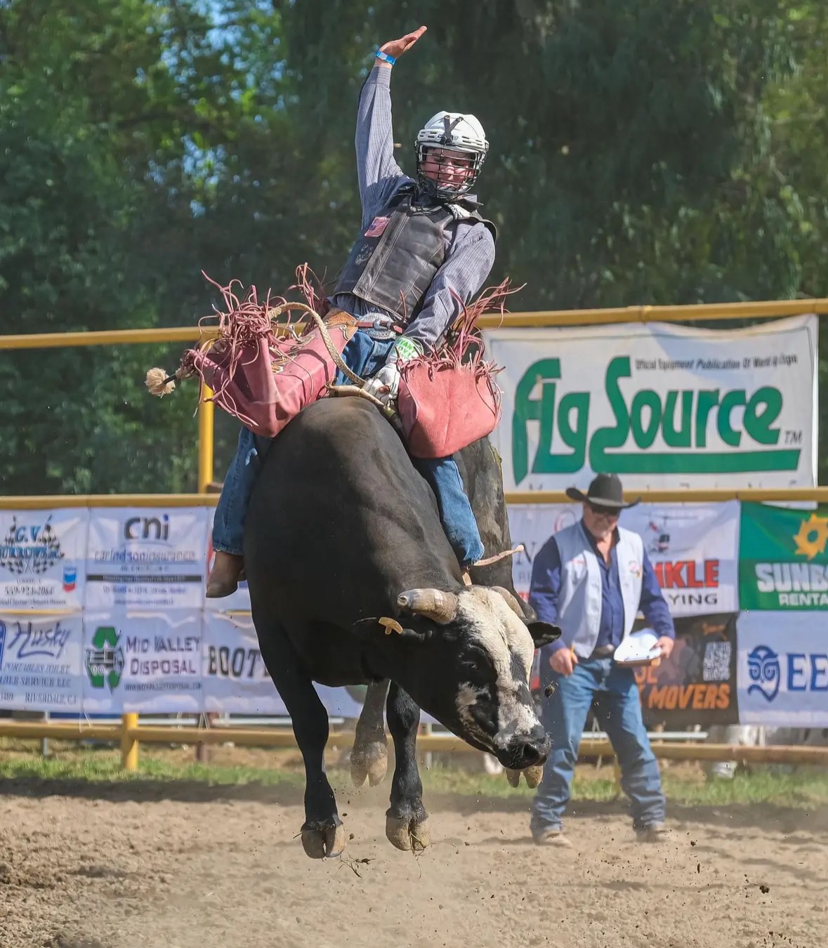 Bulls & Broncs action photo 1